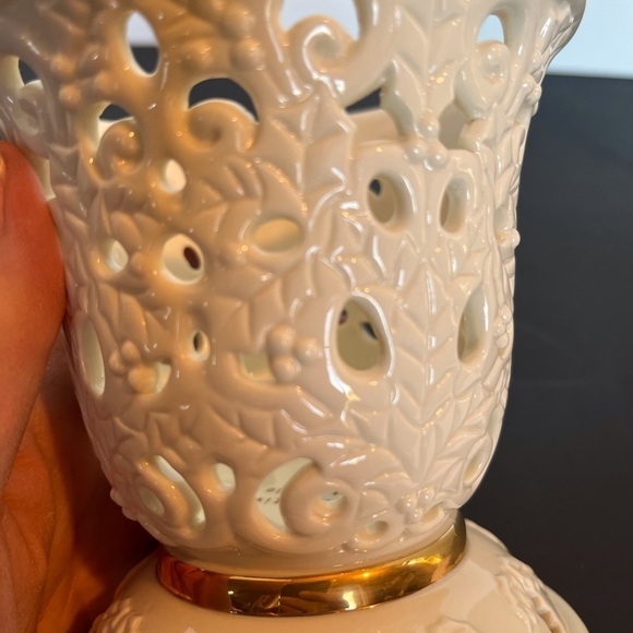 Lenox Illumination Pierced design is of Holly and Berries - Picture 2 of 11